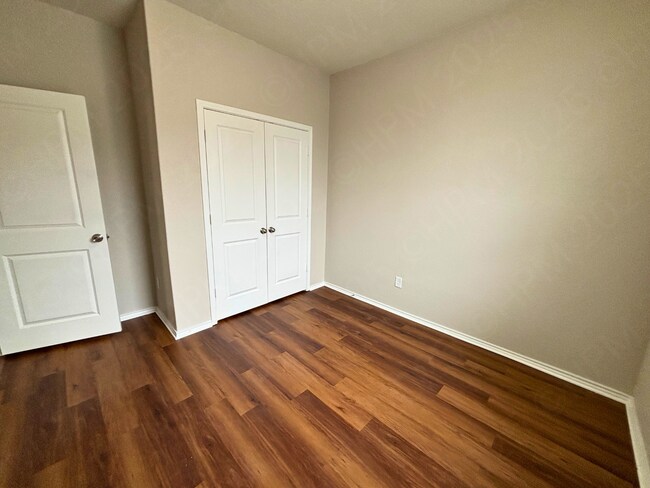 Building Photo - 10330 Gibbons Creek