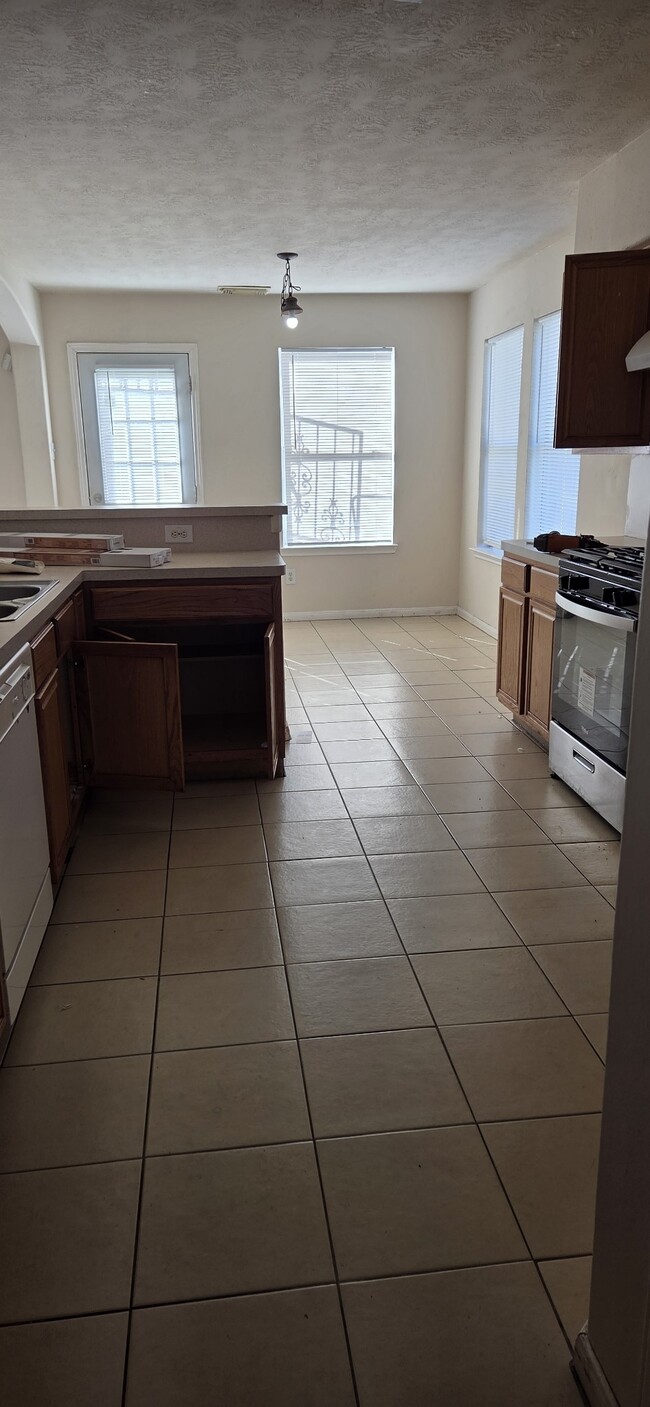 Building Photo - 14127 Magnus Ln