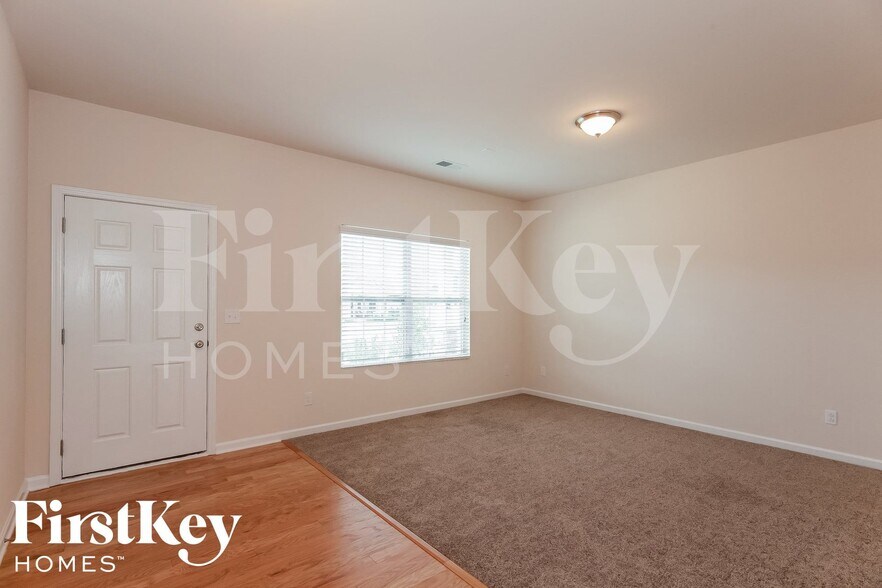 Building Photo - 126 Willow Valley Dr