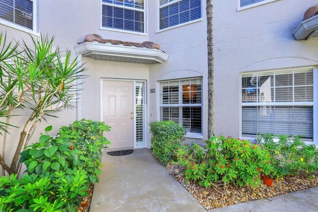 Building Photo - ** CALUSA BAY ** 2 BED / 2 BATH - CONDO - ...