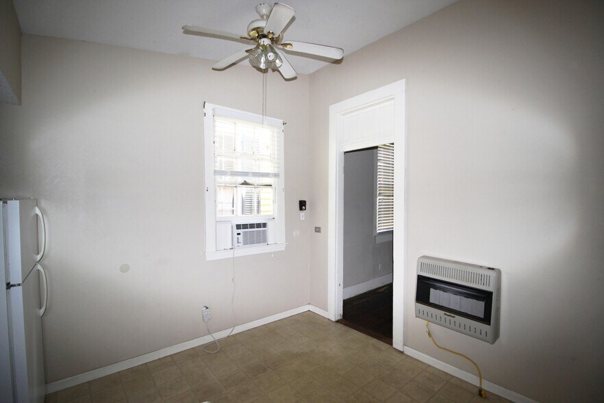 Building Photo - 4115 Burgundy St
