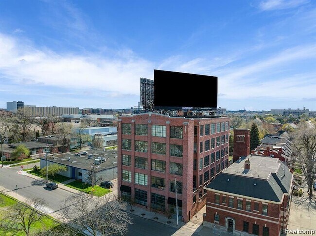Building Photo - 1535 Sixth St