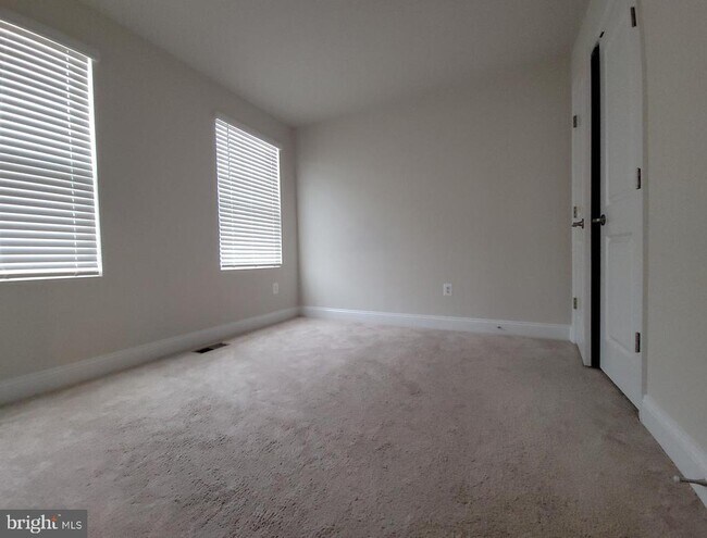 Building Photo - 7111 Tyndale Way