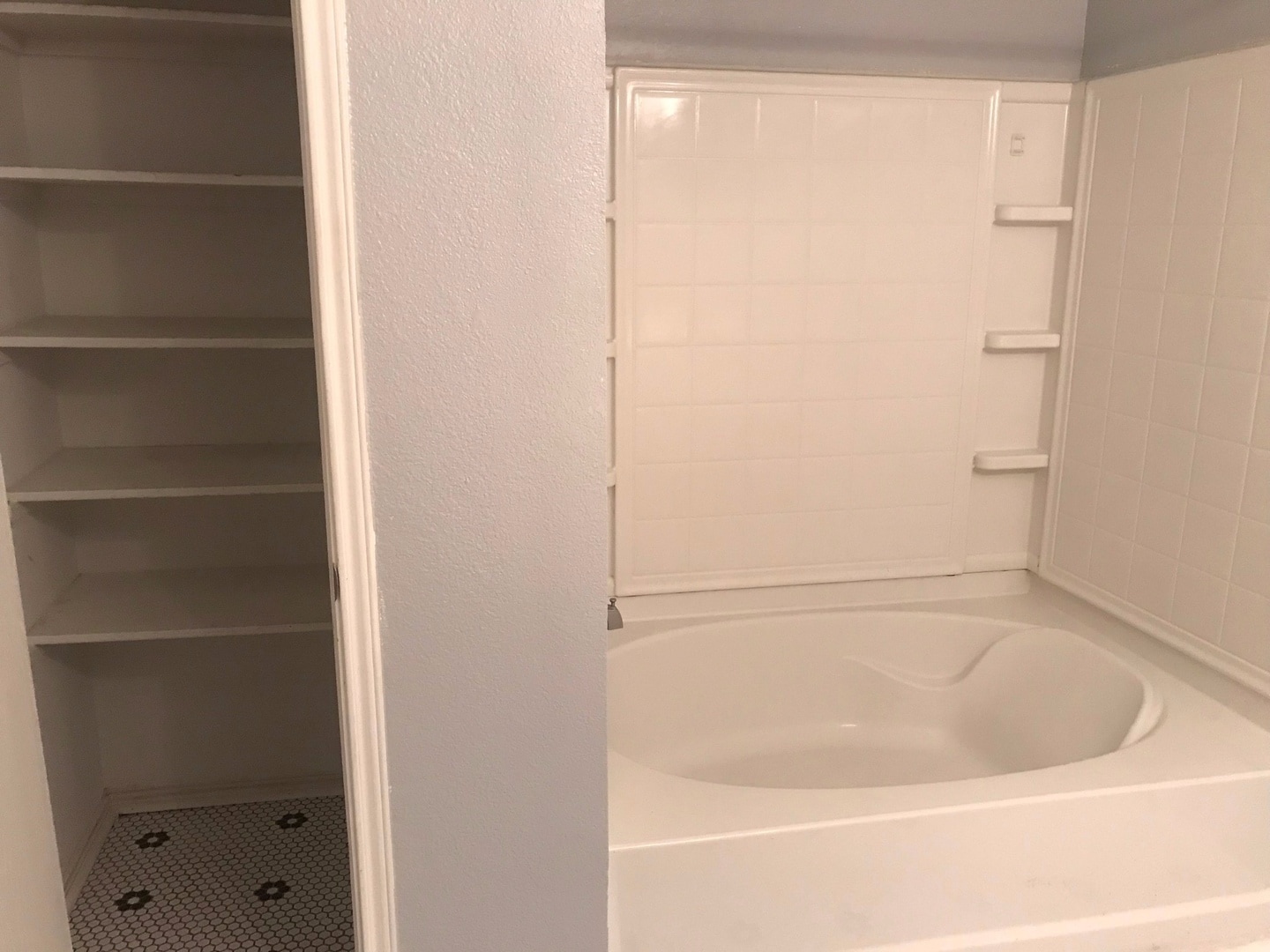 Building Photo - 3820 Bandera Ranch Rd