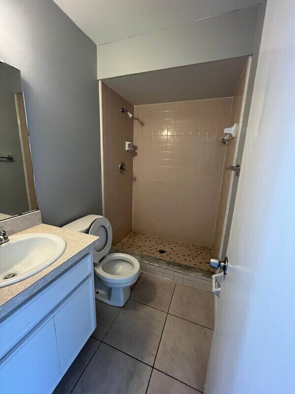 Building Photo - 36 Sandalwood Ct