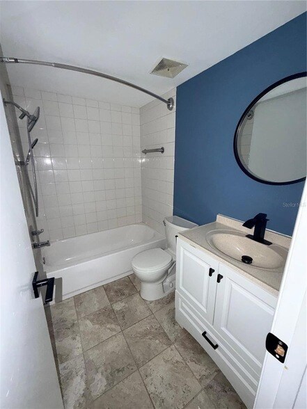 Building Photo - 5920 7th Ave W