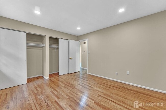 Building Photo - 5 Pelmont Pl