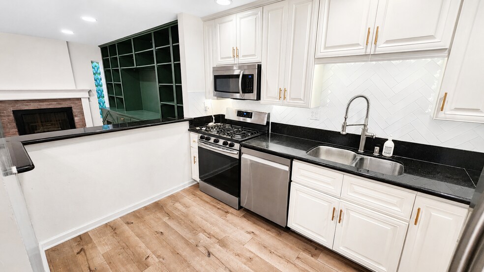 Building Photo - 5255 Bellingham Ave