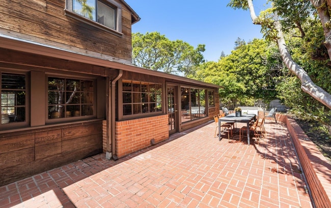 Building Photo - 700 Coventry Rd