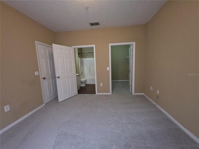 Building Photo - 824 Grand Regency Pointe
