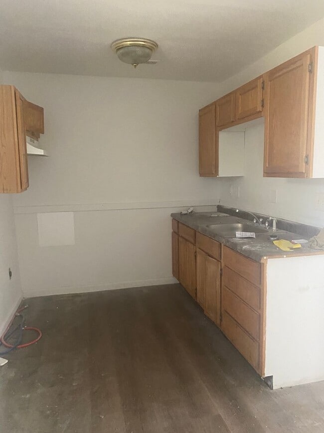 Building Photo - LIMITED TIME**NO APPLICATION FEE**1/2 OFF ...