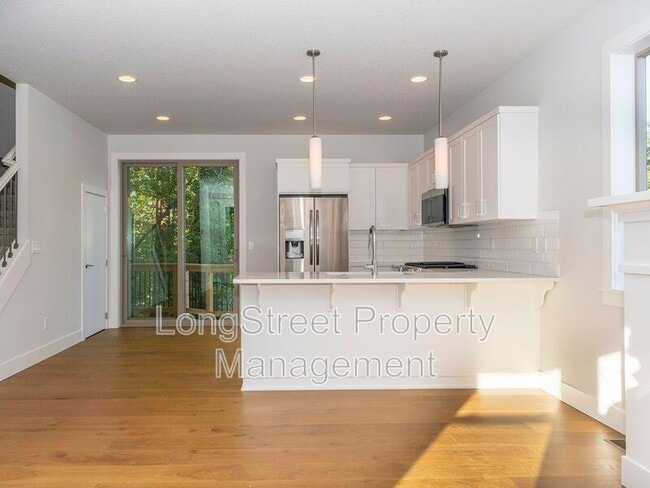 Building Photo - 10921 SW Annand Hill Ct
