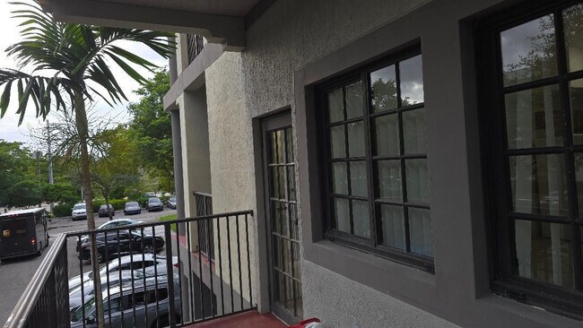 Building Photo - 2801 Riverside Dr