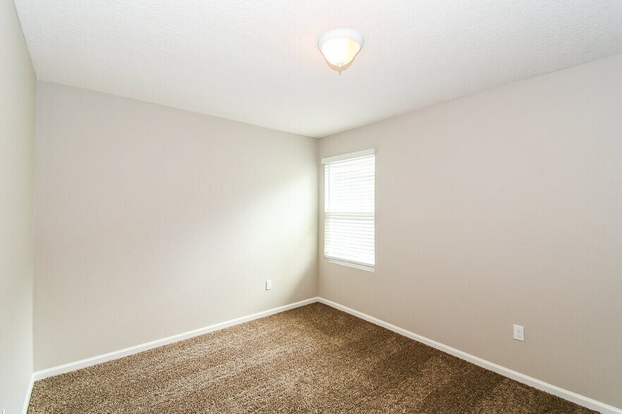 Building Photo - 636 Drysdale Dr