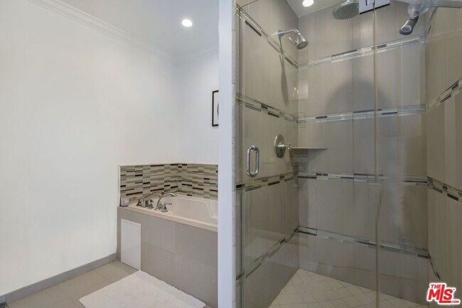 Building Photo - 1316 Amherst Ave