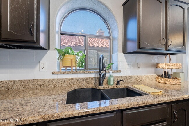 Building Photo - 8846 E Windrose Dr