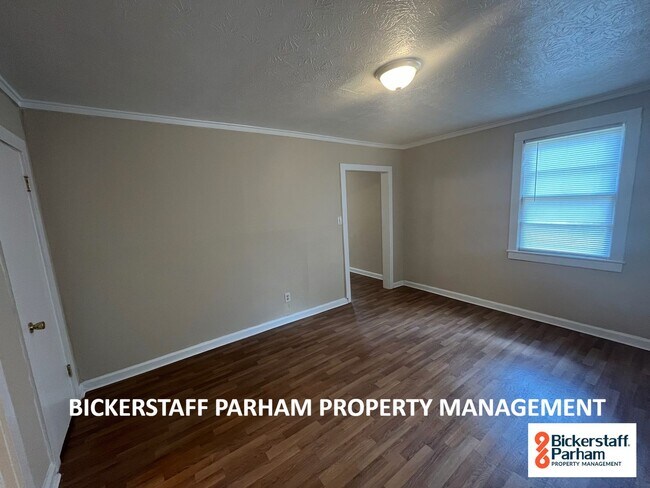 Building Photo - 206 44th St