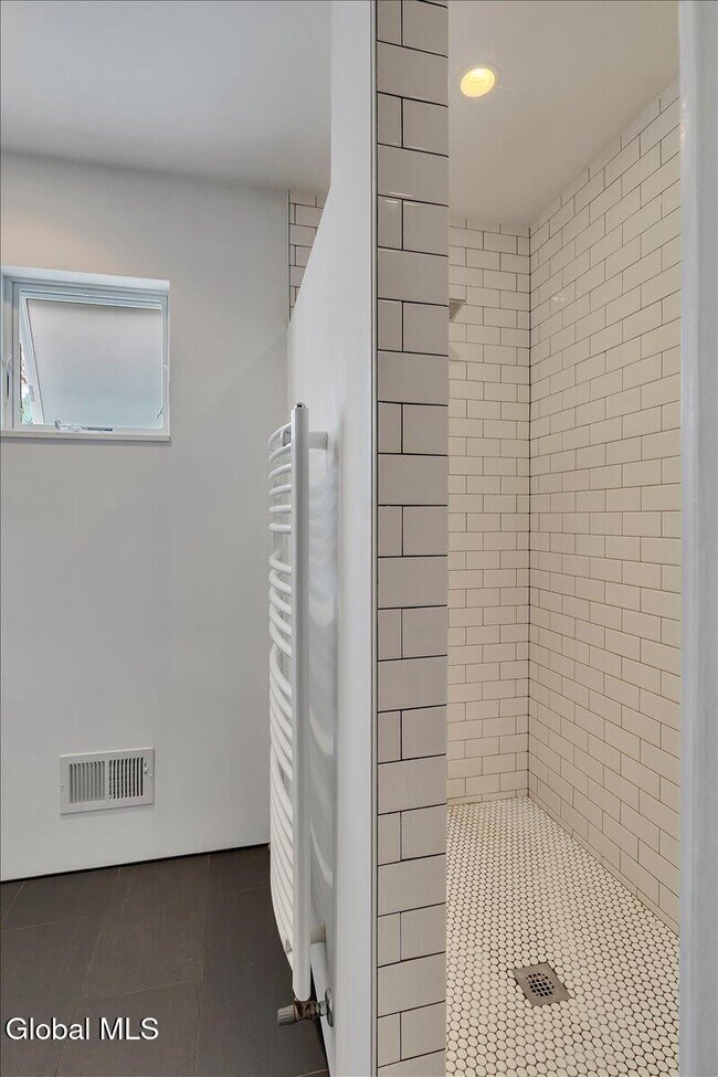 Building Photo - 18 Granite St