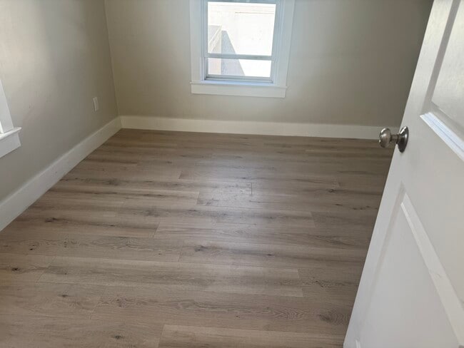 Building Photo - 66 Orchard St