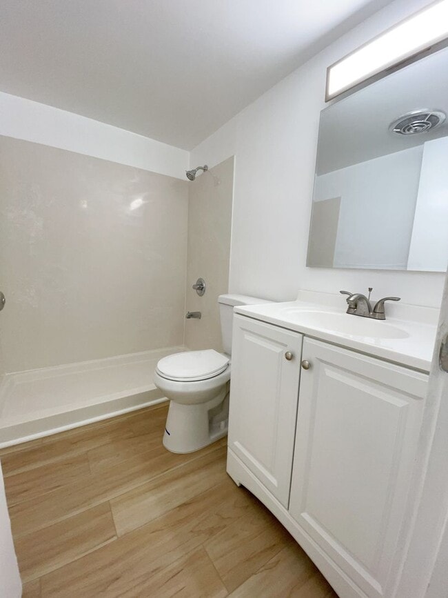 Building Photo - Nalanui Hale - 2 bed, 1 bath, 1 parking