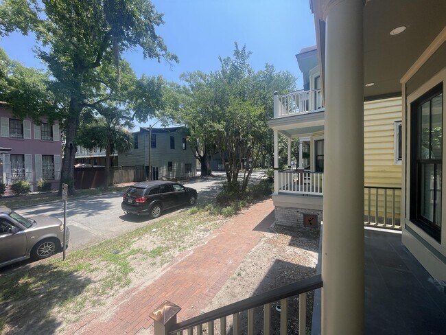 Building Photo - 309 E Duffy St