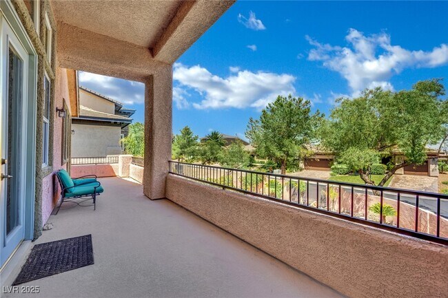 Building Photo - 1004 Golden Age Ct