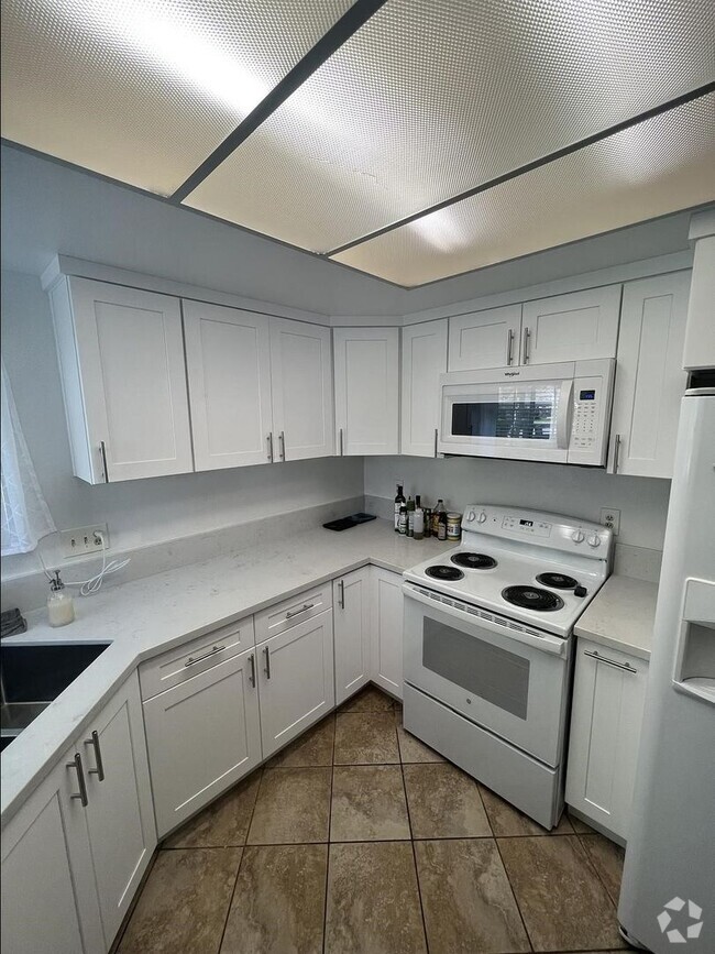 Building Photo - Carlsbad Single Story Townhome 2/2