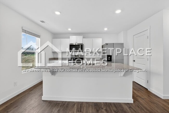 Building Photo - 4006 Wendell Rd NE