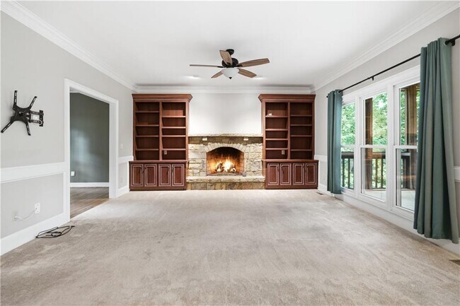 Building Photo - 5525 Hampstead Way