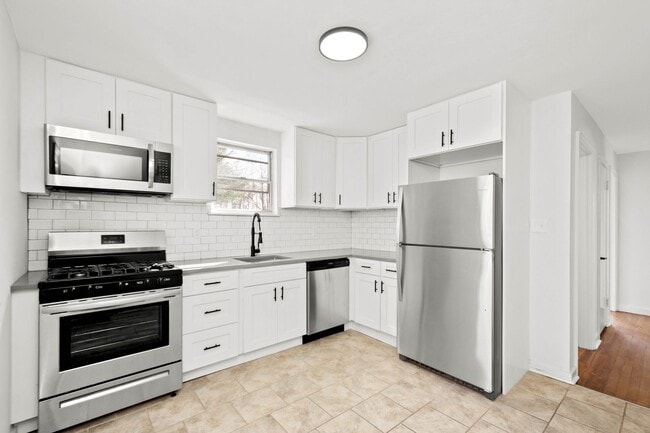 Building Photo - AVAILABLE MAY 1ST, Don't miss this UPDATED home in North Versailles!