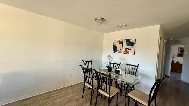 Building Photo - 2710 Club Cortile Cir