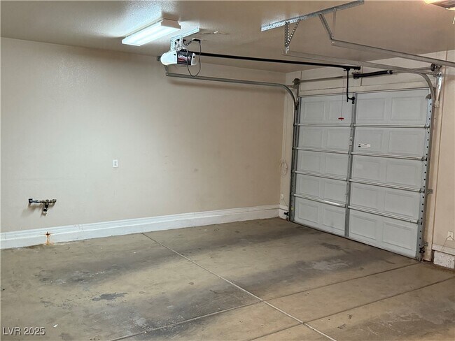 Building Photo - 856 S Colina Alta Pl