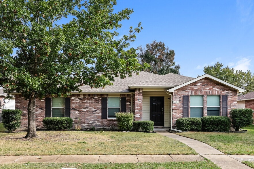 Primary Photo - 1625 Creekridge Ct