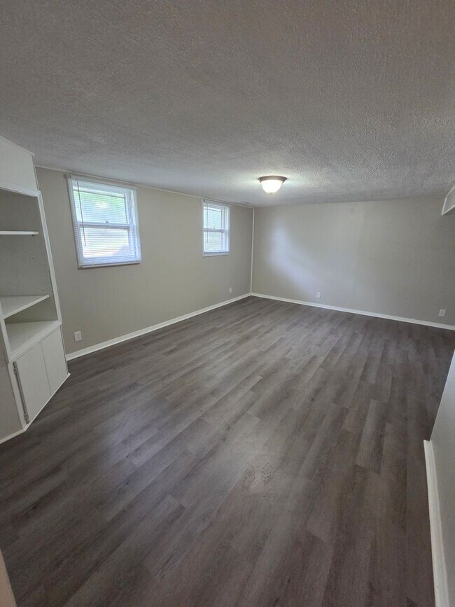 Building Photo - 3/2/1 newly remodeled with a fenced in backyard