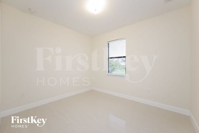 Building Photo - 4202 23rd St SW