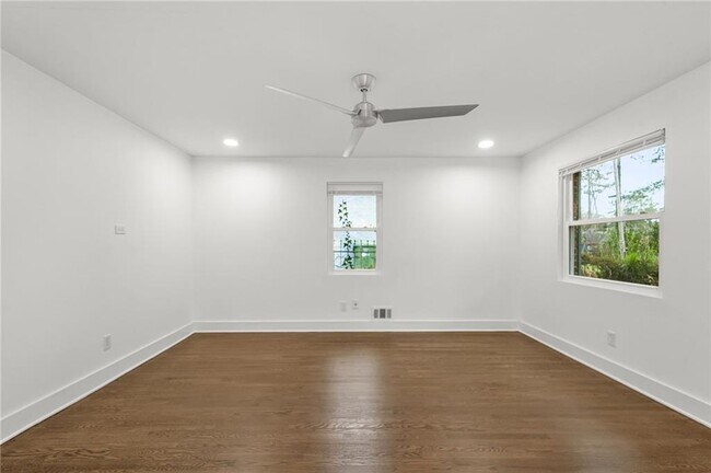 Building Photo - 1949 Handley Ave SW