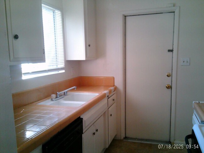 Building Photo - 1818 Hasti Acres Dr