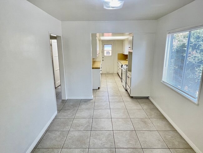 Building Photo - 5769 Eugene St