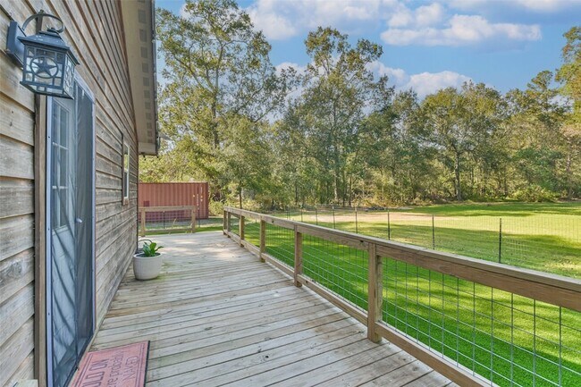Building Photo - 24237 Creekwood Dr