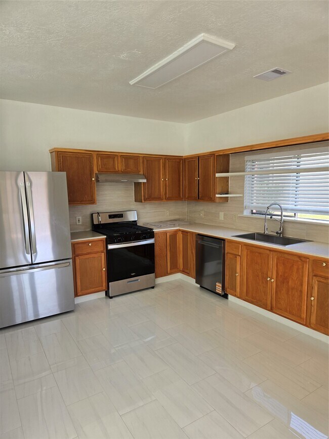 Building Photo - 16203 Dryberry Ct