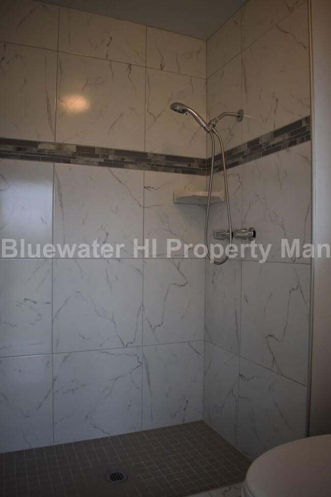 Building Photo - Enchanted Lake, Kailua 3 bedroom, 2 bath s...