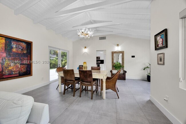 Building Photo - 6610 Santona St
