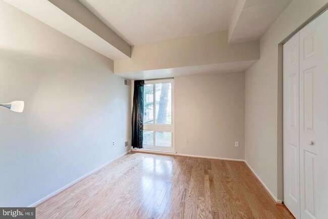 Building Photo - 7938 Bentley Village Dr