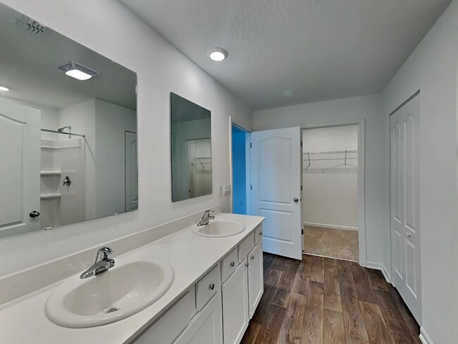 Building Photo - 675 Orellana Rd