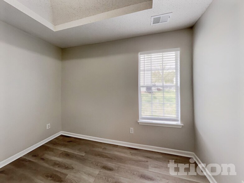 Building Photo - 602 Chartwell Ct