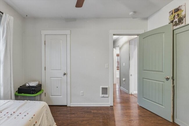 Building Photo - COME HOME TO THIS THREE BEDROOM CHARMER