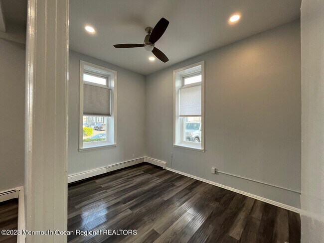 Building Photo - 230 N 19th St
