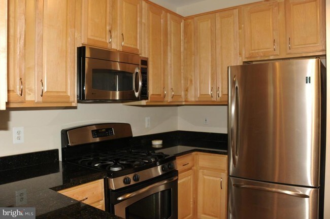 Building Photo - 4850 Eisenhower Ave