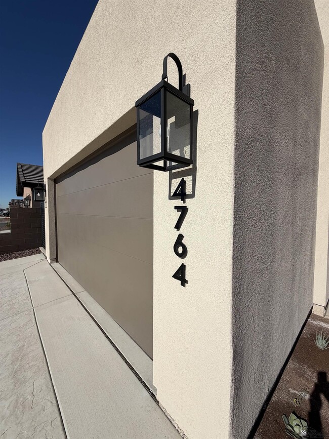 Building Photo - 4764 E Jett St