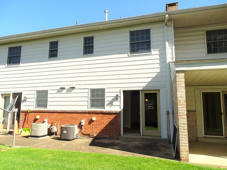 Building Photo - 112 Garden Ave